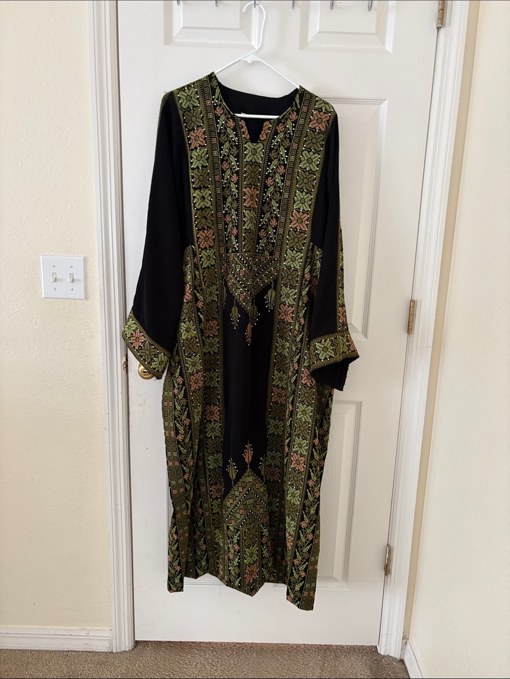 Palestinian Thobe